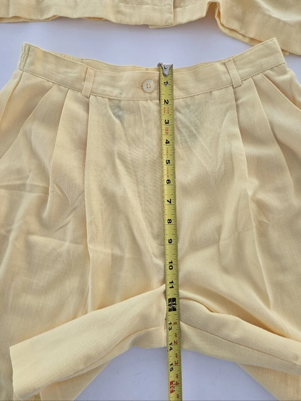 Sag Harbor Petite Pale Yellow Two-Piece Set Top Size 4 Short Size 6